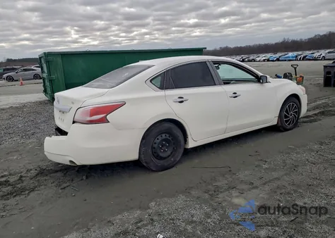 2015 Nissan Altima 2.5 z USA, uszkodzony, nr VIN 1N4AL3AP2FC264391